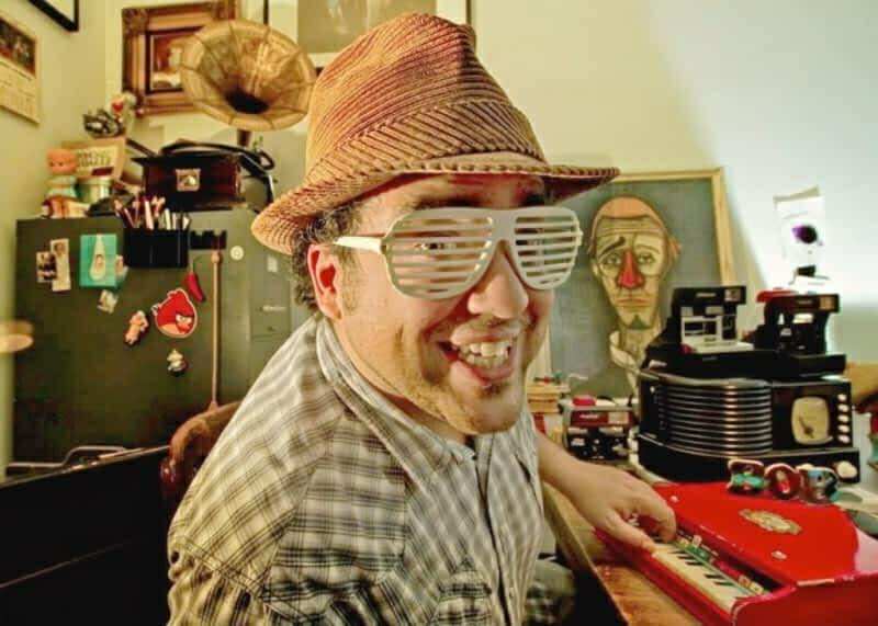 Bob, the king of kitsch and vintage sellers live hell facebook marketplace: